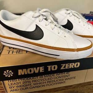 Women’s Nike Court Legacy sneakers. Size 10